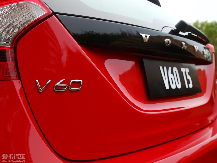 2013���֠���V60 2.0T T5 �����