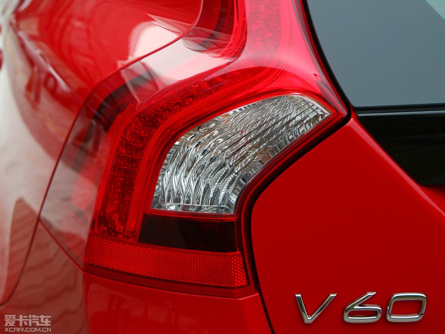 2013���֠���V60 2.0T T5 �����