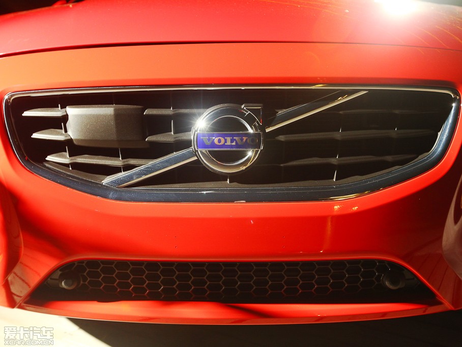 2013���֠���V60 2.0T T5 �����