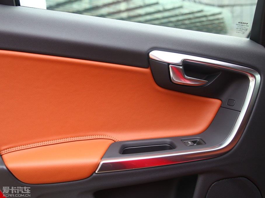 2013���֠���V60 2.0T T5 �����