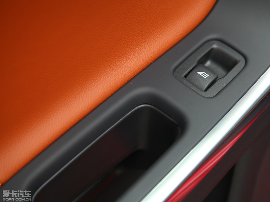 2013���֠���V60 2.0T T5 �����