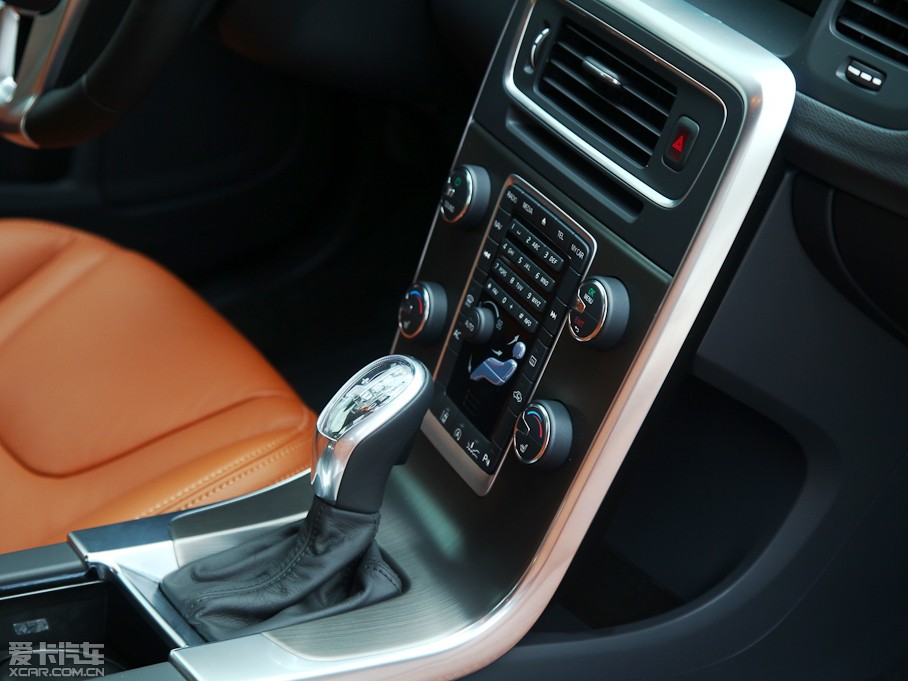 2013���֠���V60 2.0T T5 �����