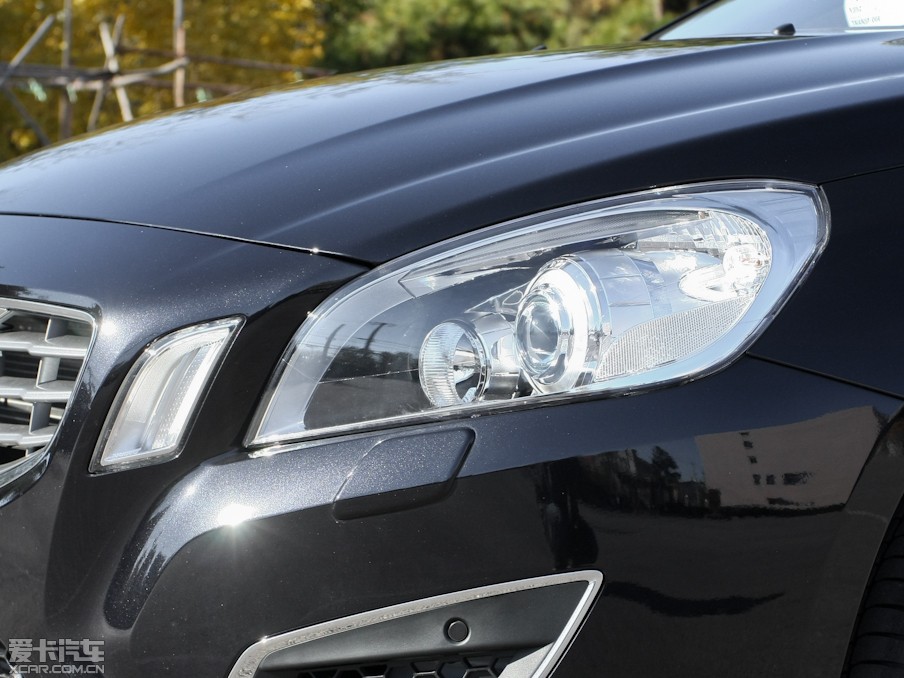 2013֠V60 2.0T T5 Ű