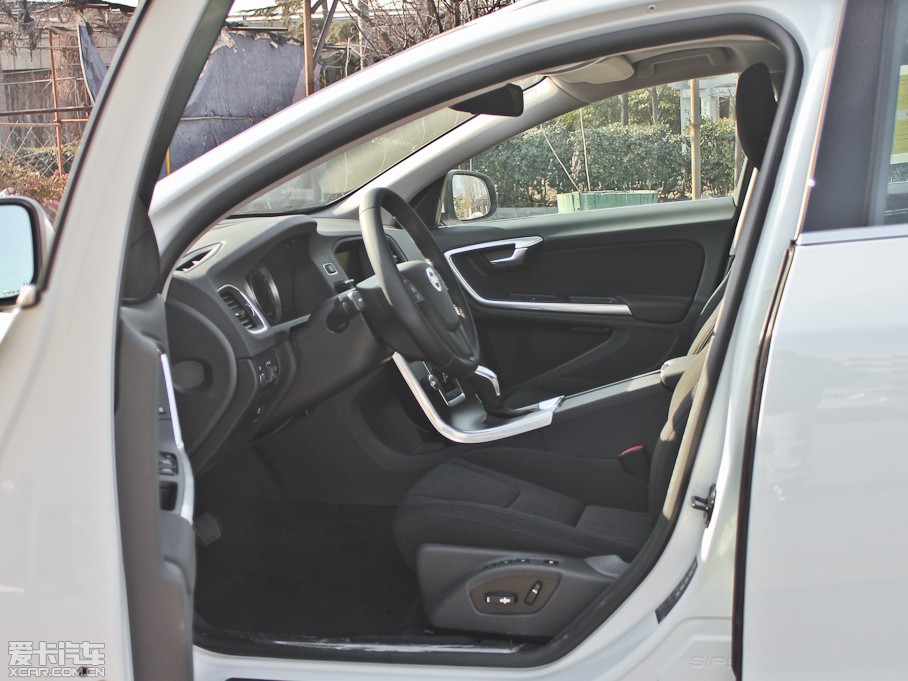 2013֠V60 2.0T T5 а