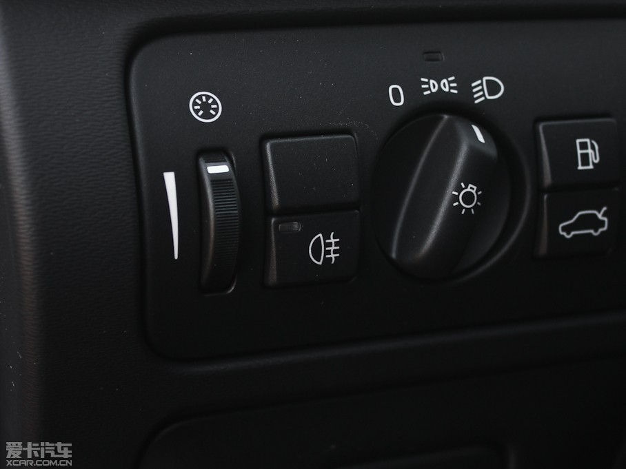 2013֠V60 2.0T T5 а