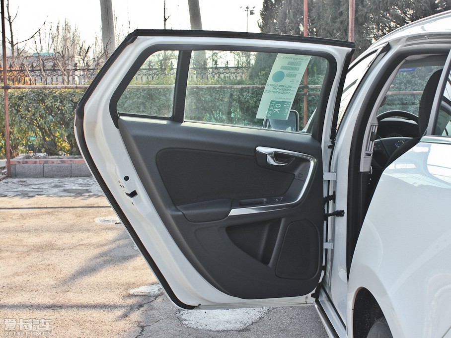 2013֠V60 2.0T T5 а