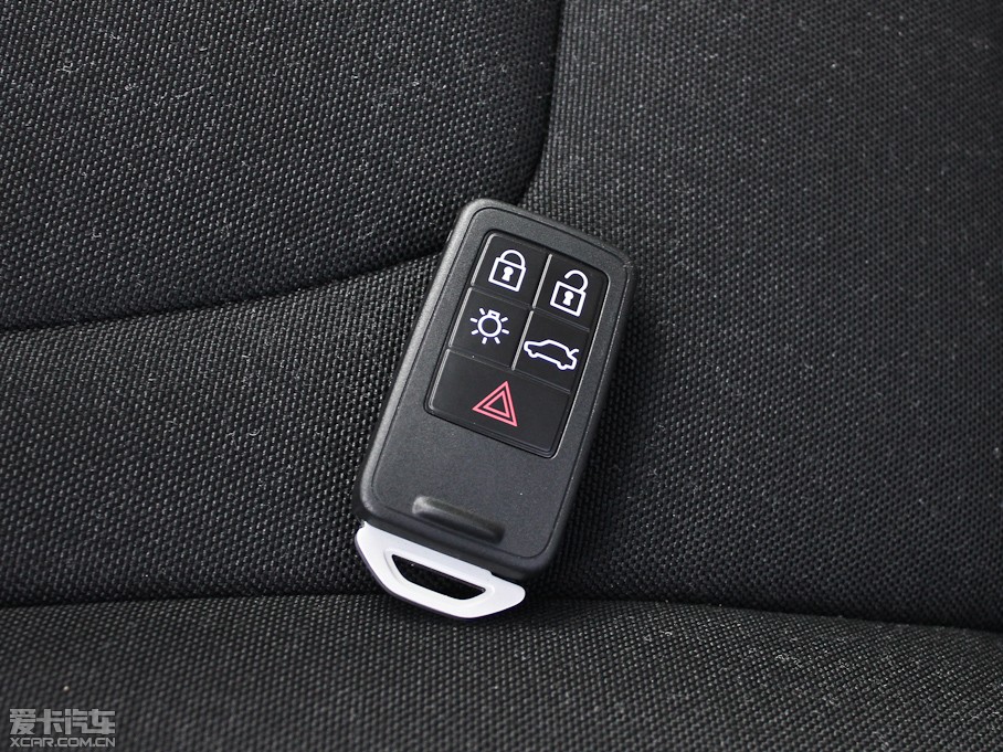 2013֠V60 2.0T T5 а