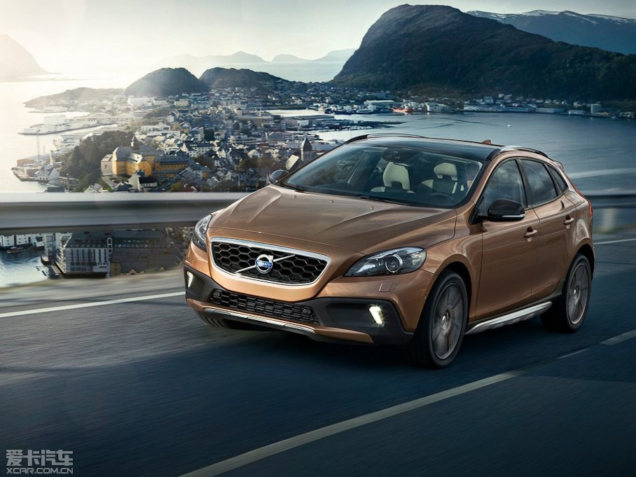 2014V40 Cross Country 2.0T T5 