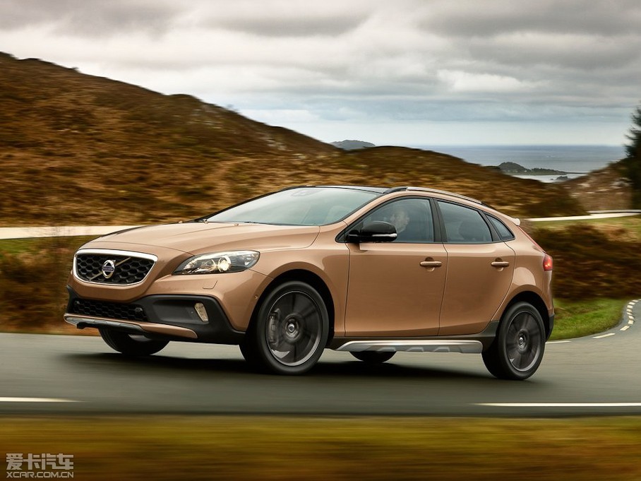 2014V40 Cross Country 2.0T T5 