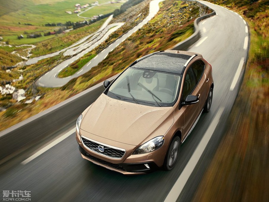 2014V40 Cross Country 2.0T T5 (q)