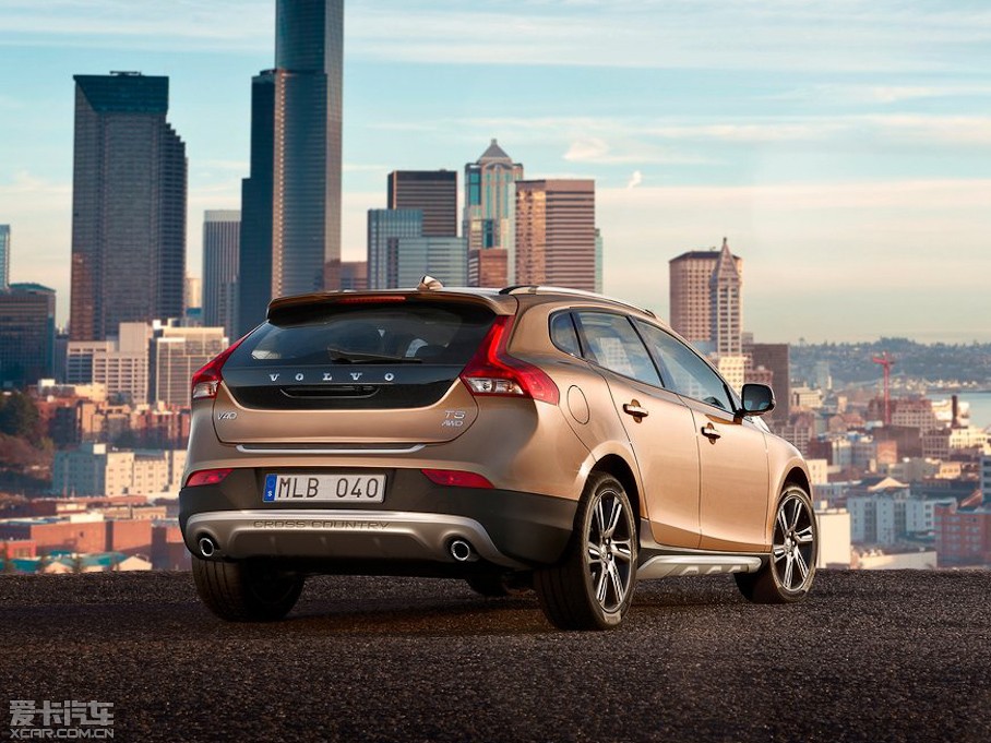 2014V40 Cross Country 2.0T T5 