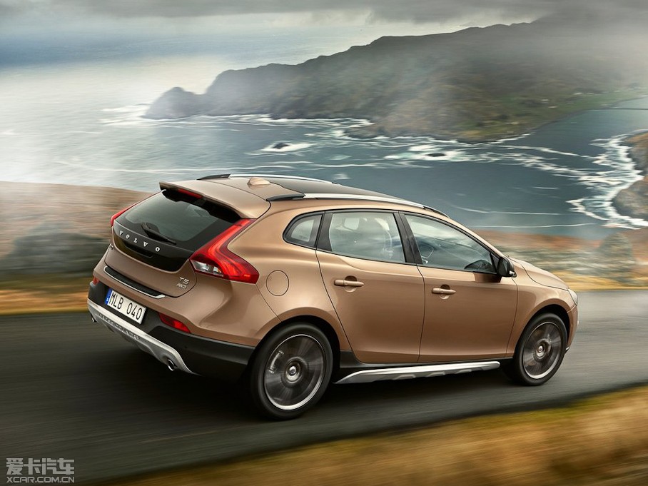 2014V40 Cross Country 2.0T T5 