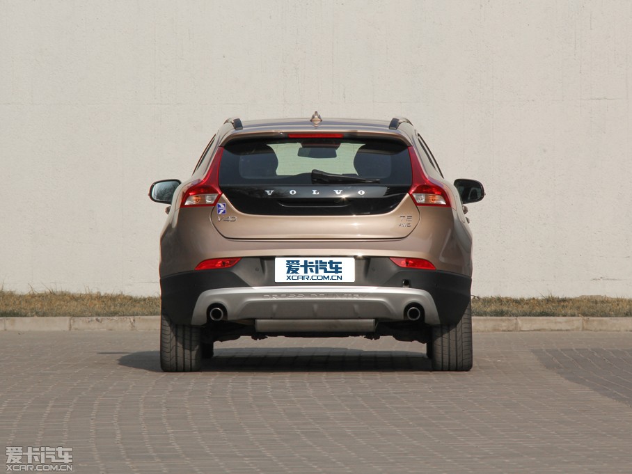 2014V40 Cross Country 2.0T T5 