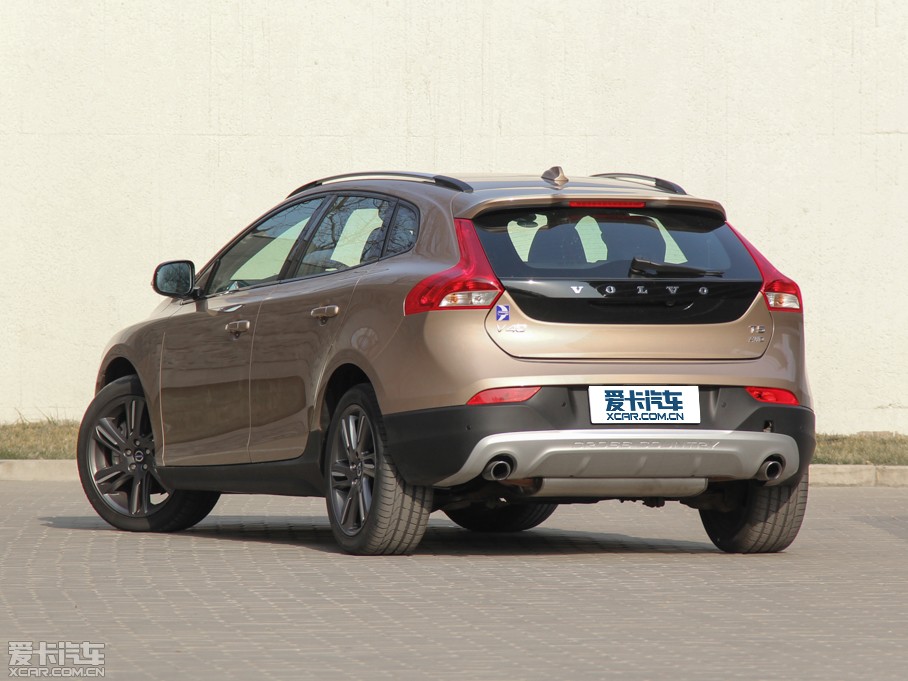 2014V40 Cross Country 2.0T T5 