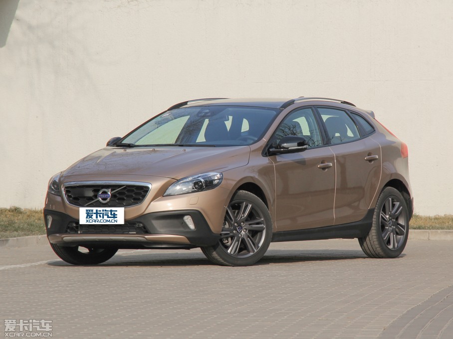 2014V40 Cross Country 2.0T T5 (q)
