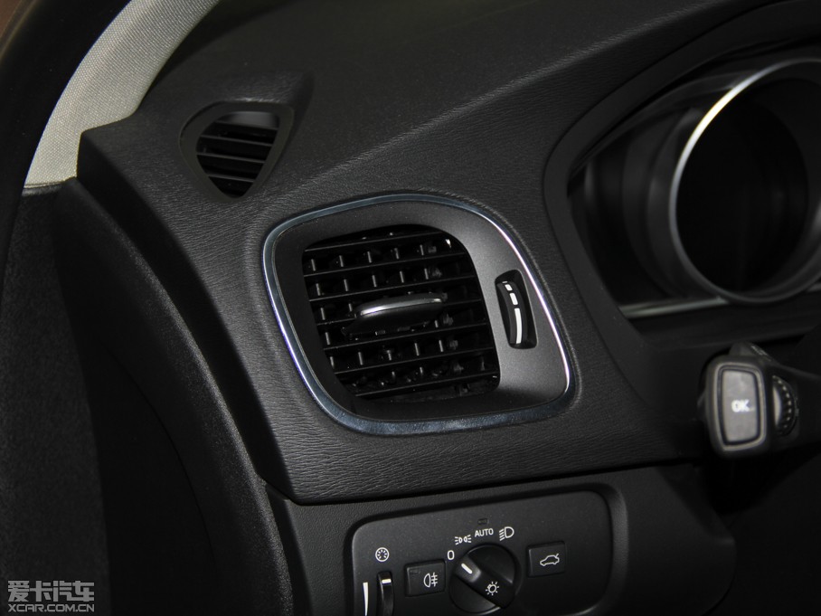 2014��V40 Cross Country 2.0T T5 ���(q��)�����