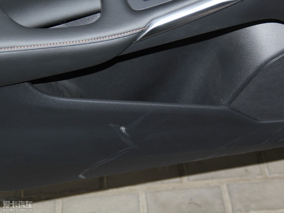 2014V40 Cross Country 2.0T T5 