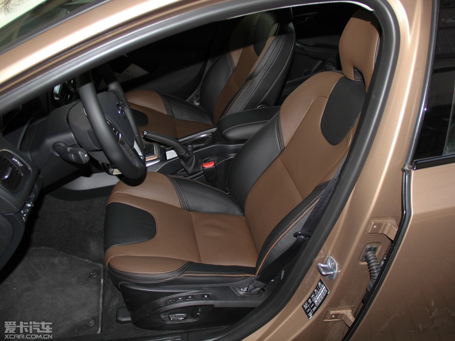 2014V40 Cross Country 2.0T T5 