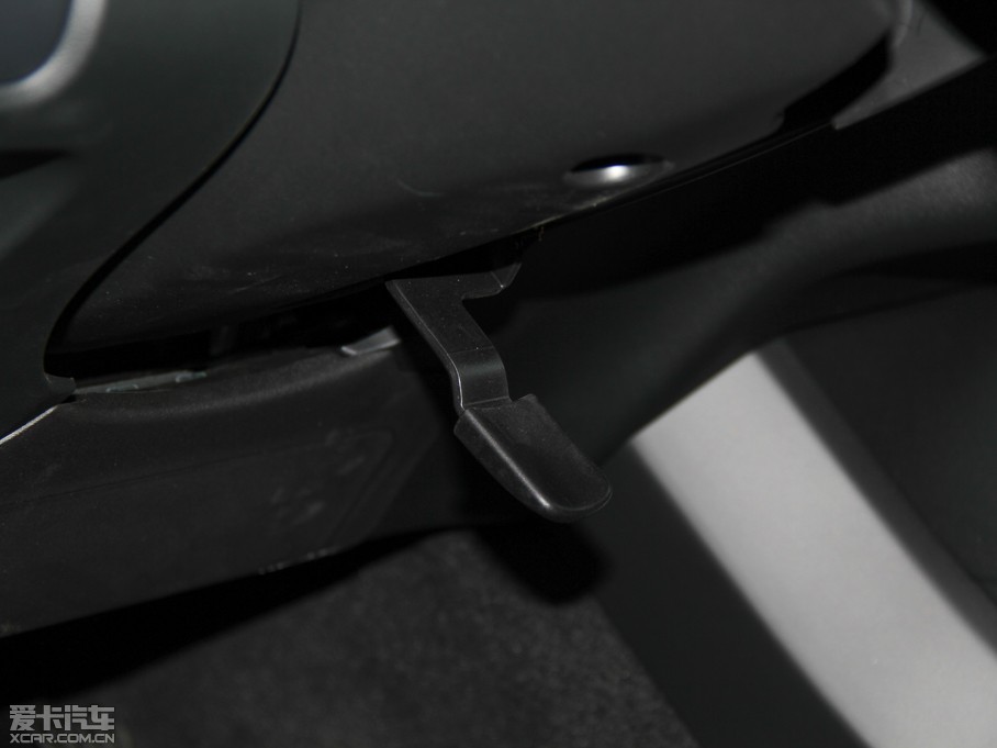 2014V40 Cross Country 2.0T T5 