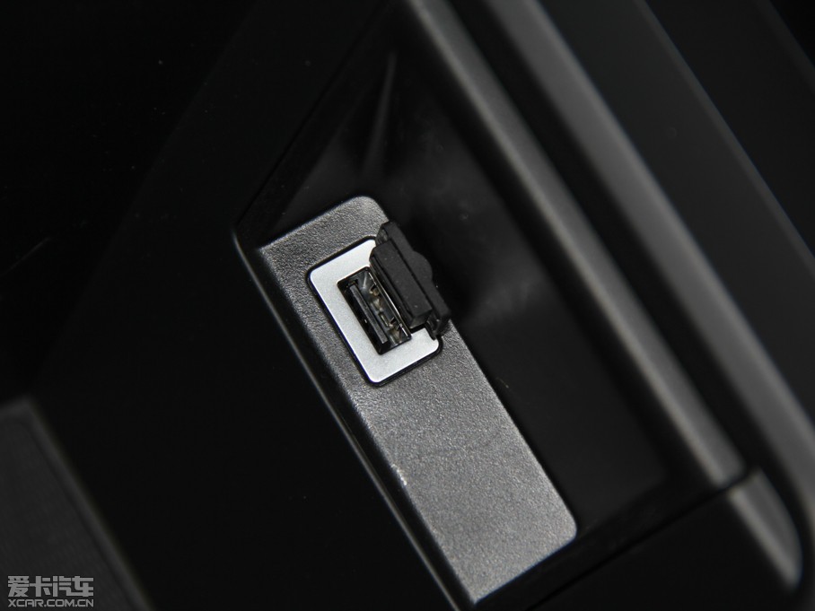 2014V40 Cross Country 2.0T T5 