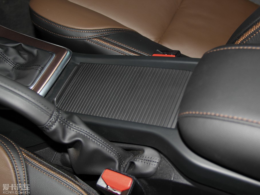 2014V40 Cross Country 2.0T T5 