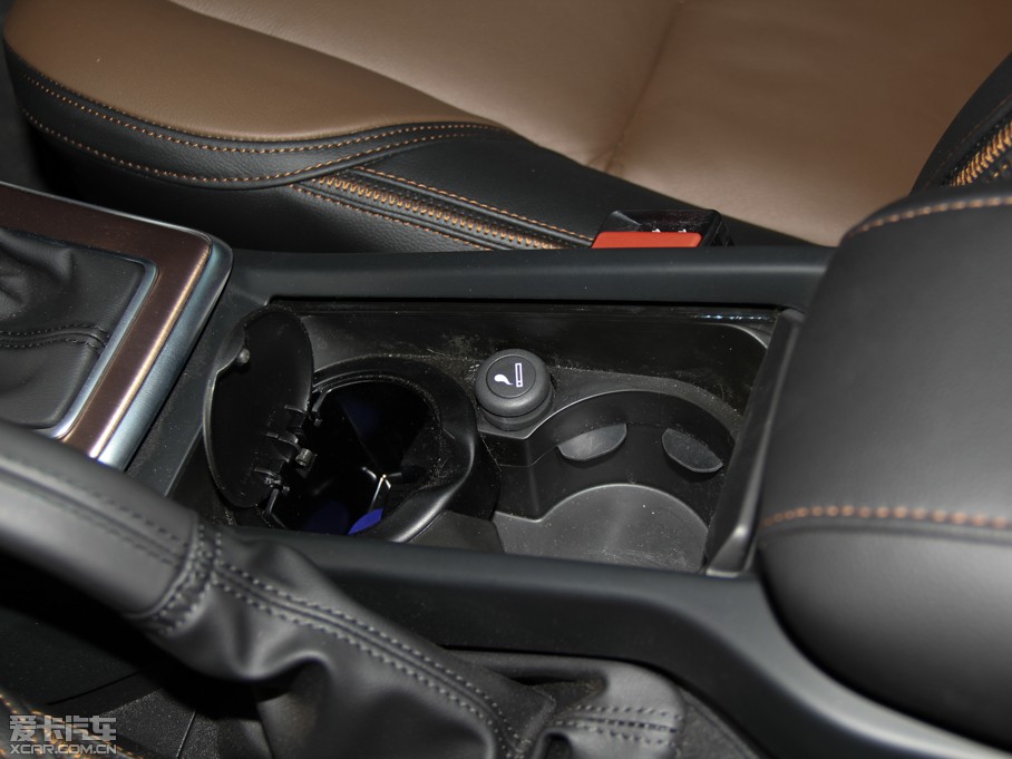 2014V40 Cross Country 2.0T T5 