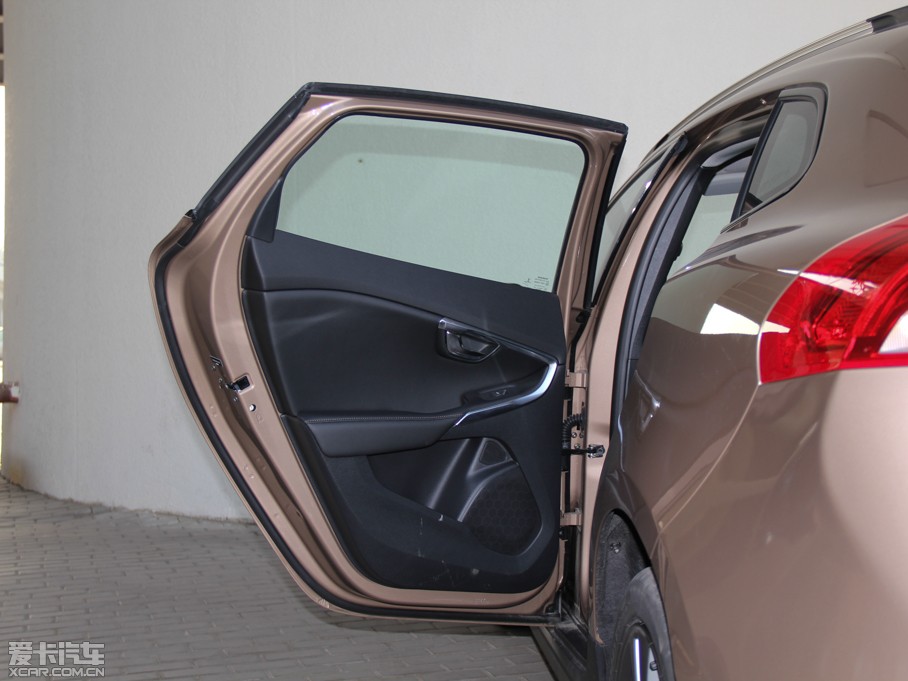 2014��V40 Cross Country 2.0T T5 ���(q��)�����