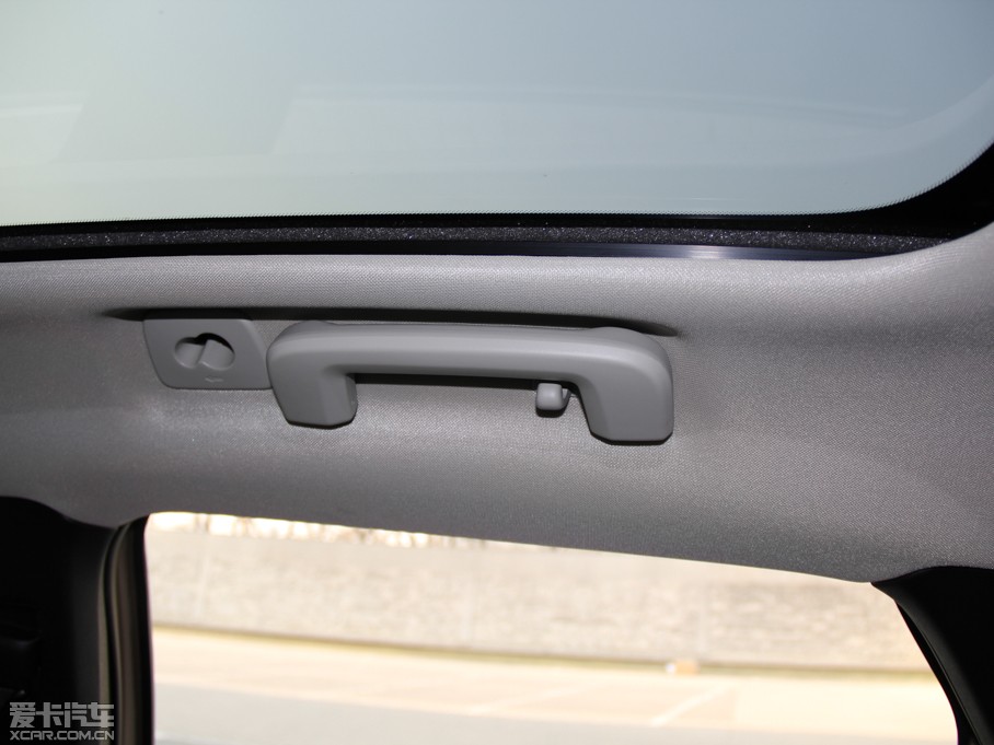 2014V40 Cross Country 2.0T T5 