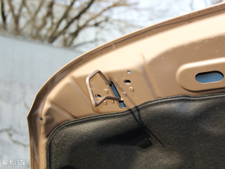 2014V40 Cross Country 2.0T T5 (q)