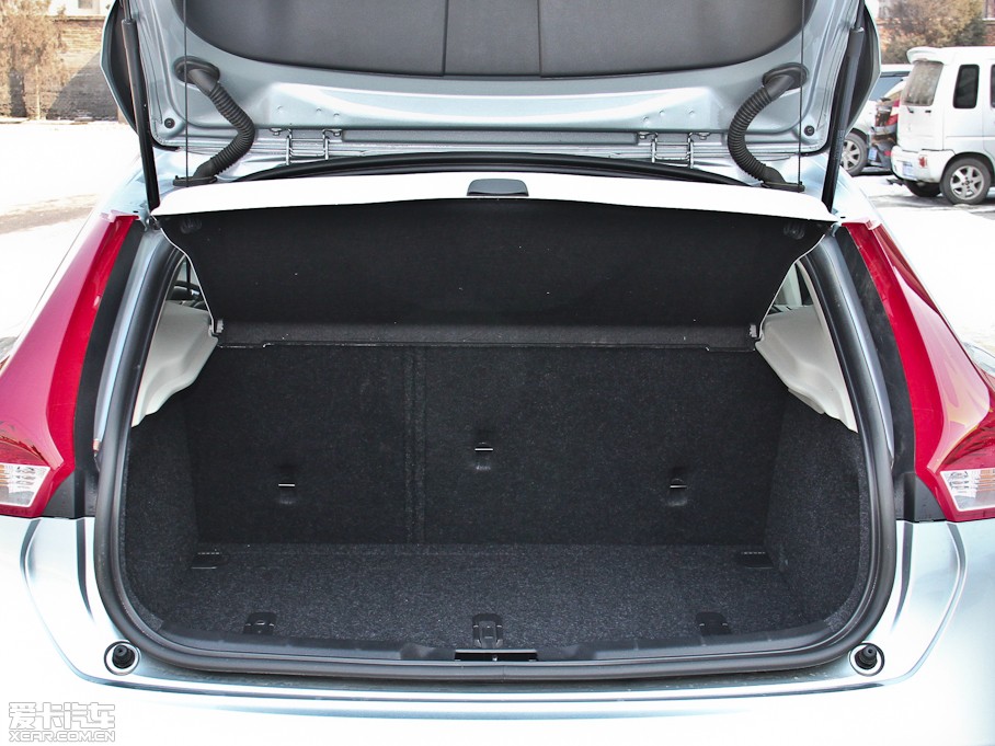 2014V40 Cross Country 2.0T T5 (q)Ű