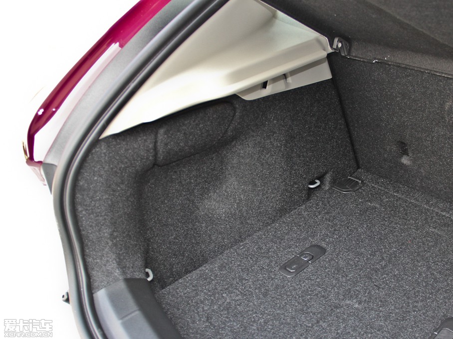 2014V40 Cross Country 2.0T T5 (q)Ű