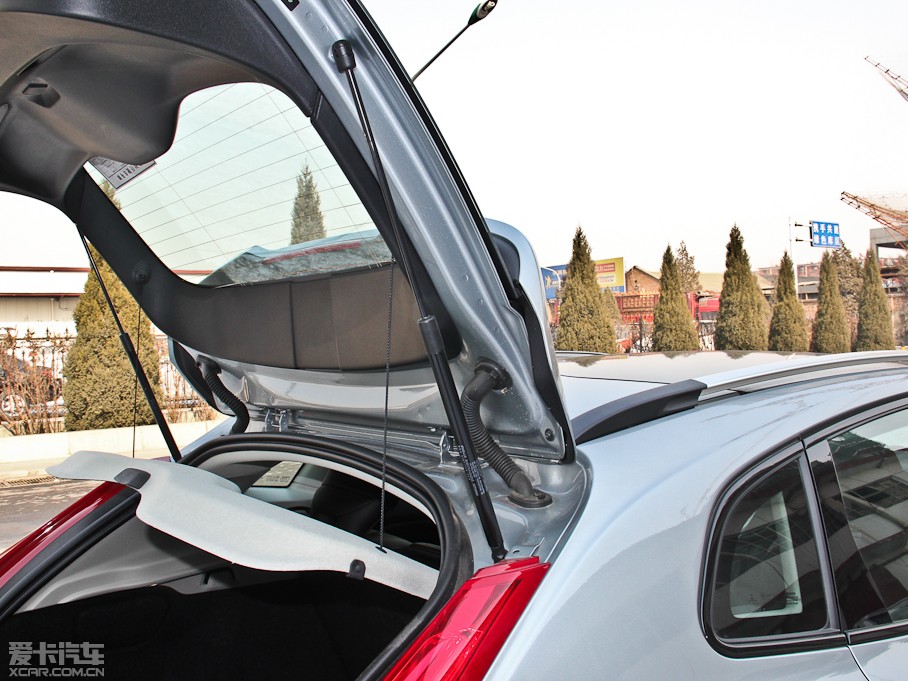 2014��V40 Cross Country 2.0T T5 ���(q��)���Ű�