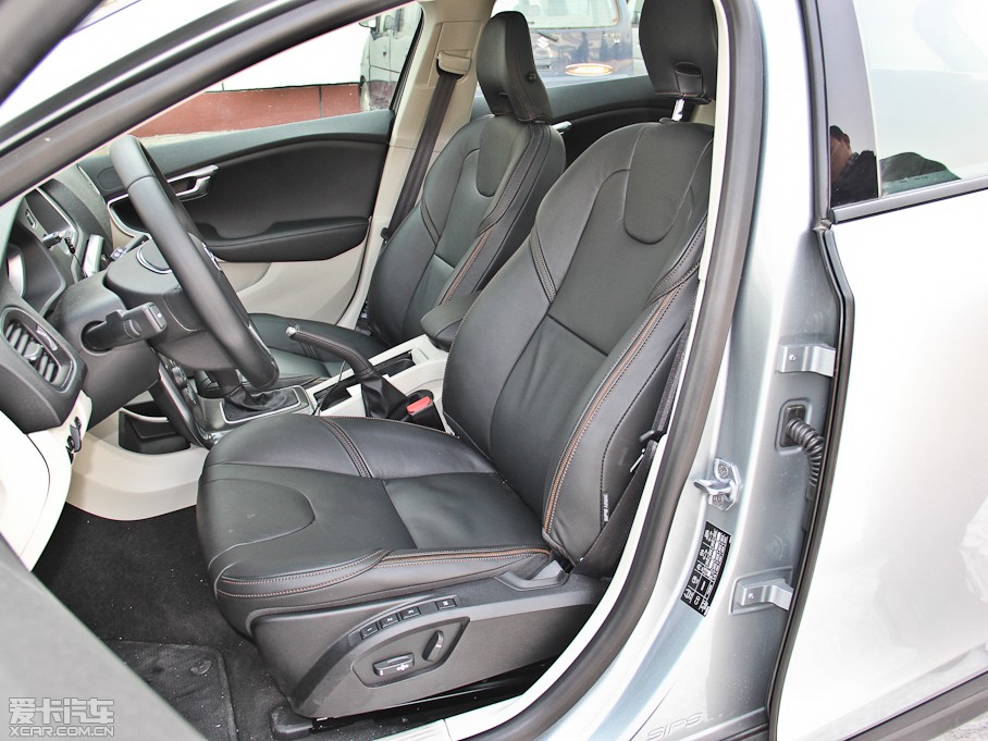 2014��V40 Cross Country 2.0T T5 ���(q��)���Ű�