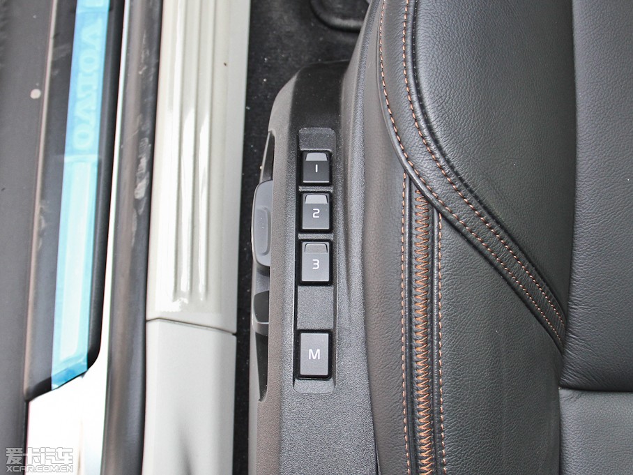 2014V40 Cross Country 2.0T T5 (q)Ű