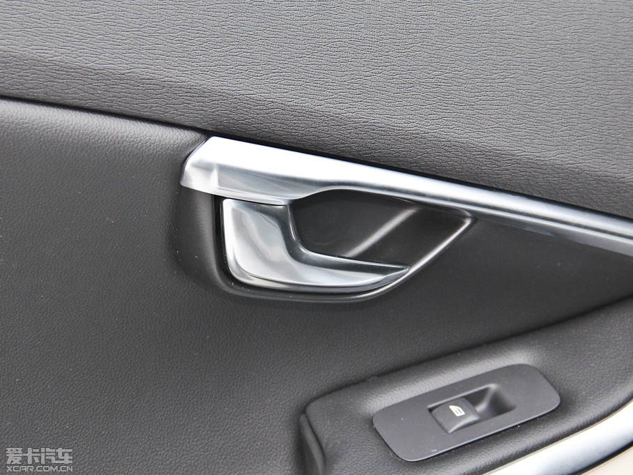 2014V40 Cross Country 2.0T T5 Ű