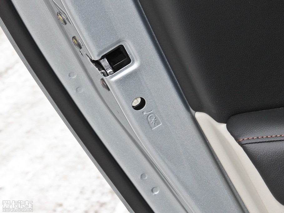 2014��V40 Cross Country 2.0T T5 ���(q��)���Ű�