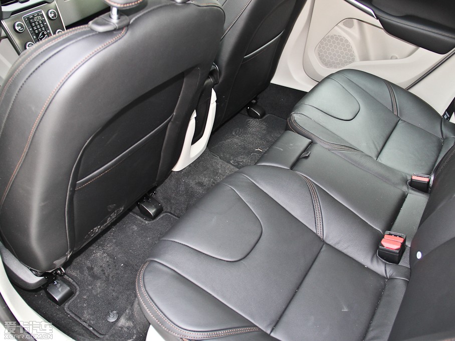 2014V40 Cross Country 2.0T T5 Ű