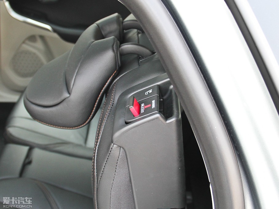 2014V40 Cross Country 2.0T T5 Ű