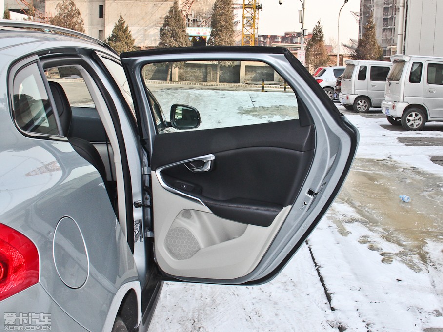 2014V40 Cross Country 2.0T T5 Ű