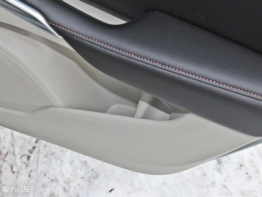 2014V40 Cross Country 2.0T T5 (q)Ű