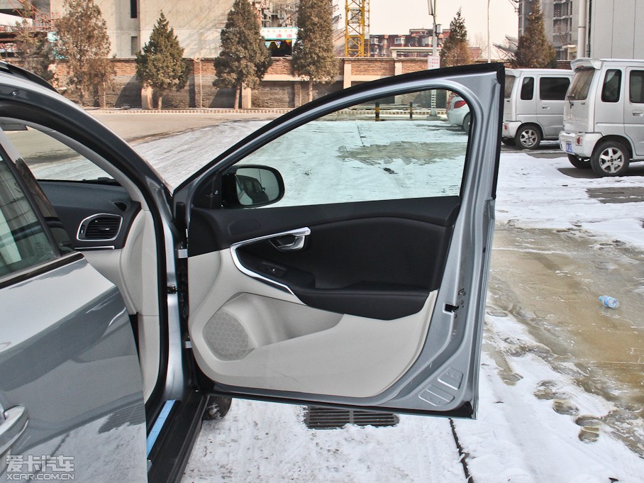 2014��V40 Cross Country 2.0T T5 ���(q��)���Ű�