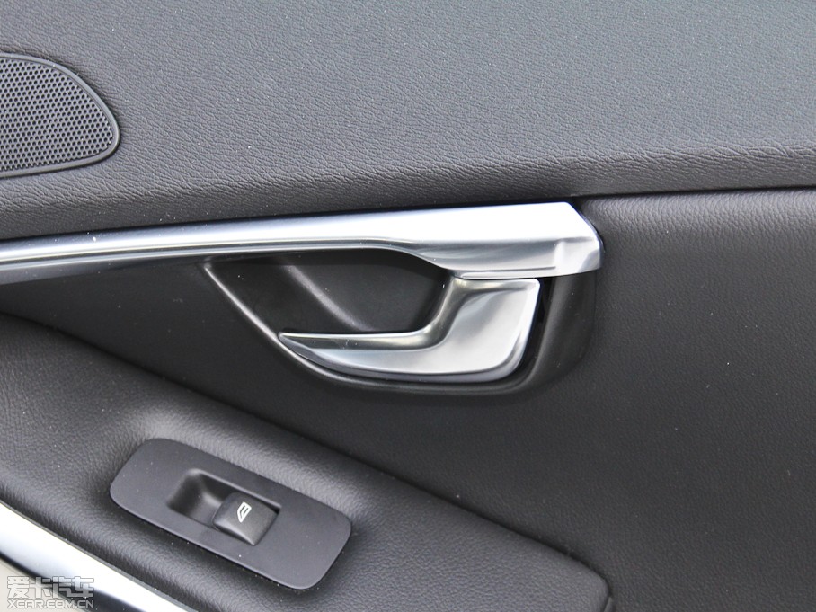 2014V40 Cross Country 2.0T T5 Ű