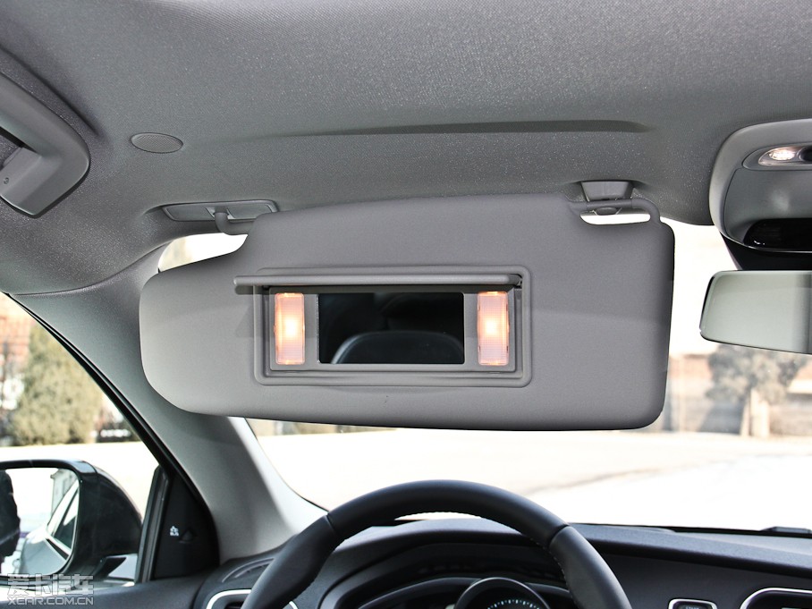 2014V40 Cross Country 2.0T T5 Ű