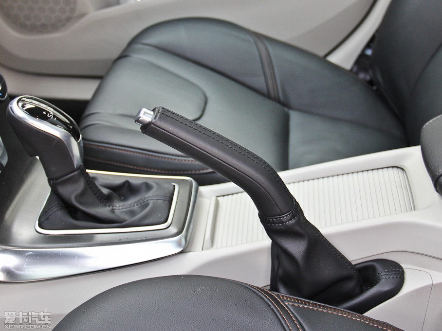 2014V40 Cross Country 2.0T T5 Ű