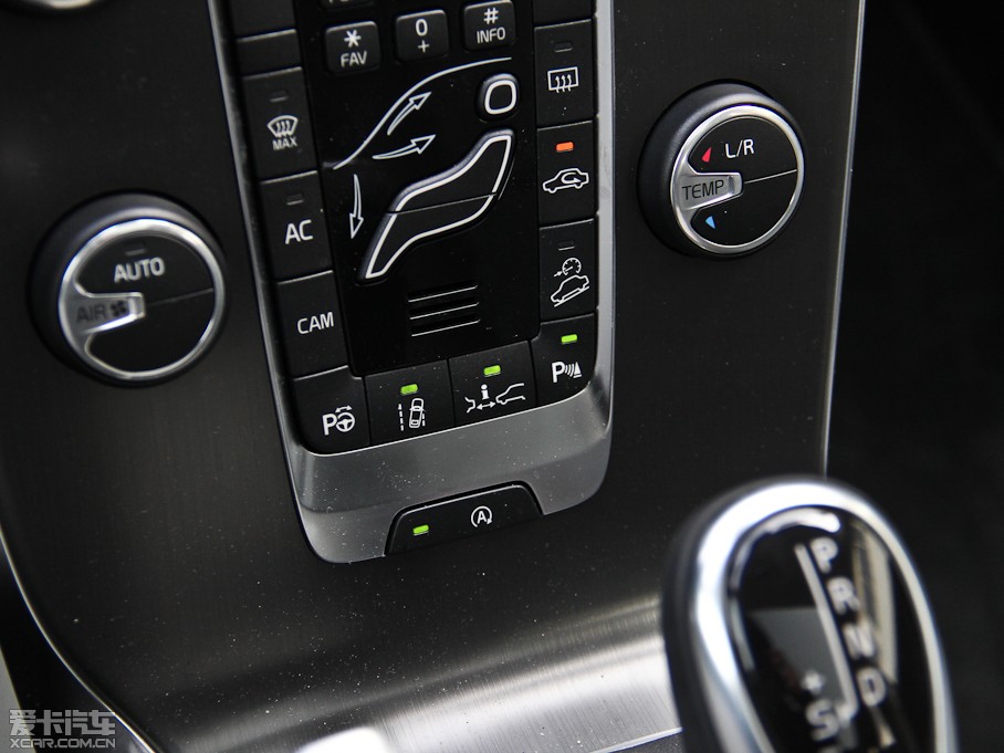 2014V40 Cross Country 2.0T T5 Ű