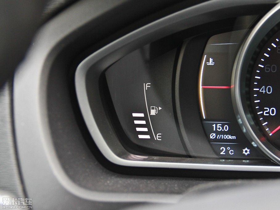 2014V40 Cross Country 2.0T T5 Ű