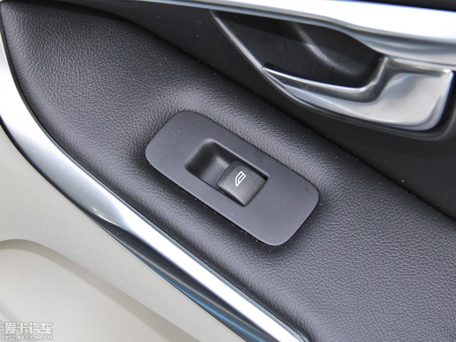 2014V40 Cross Country 2.0T T5 Ű