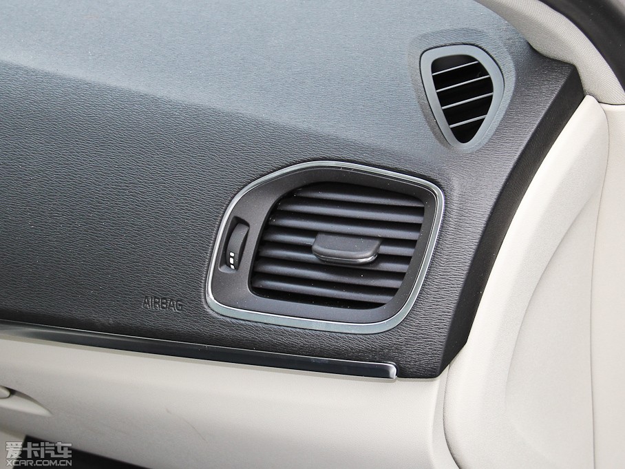 2014V40 Cross Country 2.0T T5 (q)Ű