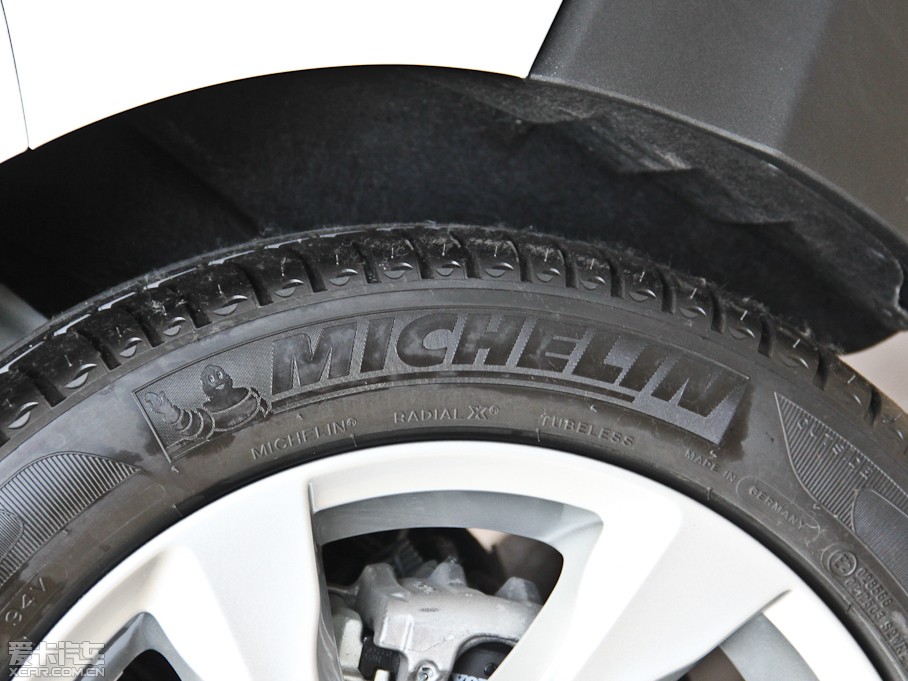 2014V40 Cross Country 2.0T ݰ