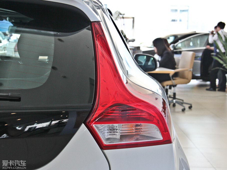 2014V40 Cross Country 2.0T ݰ